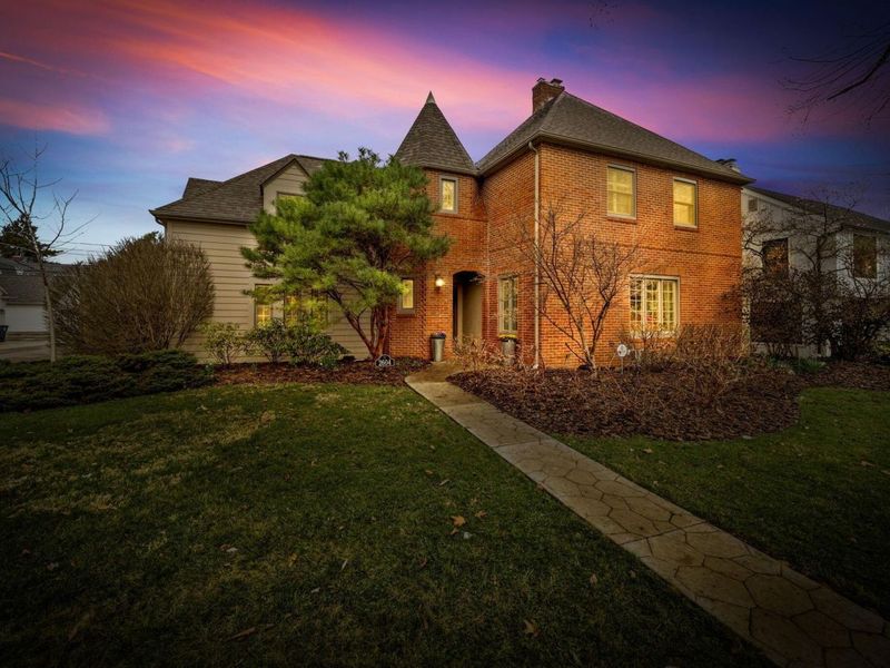 2604 Sherwood Road, Columbus, OH 43209 Photo 3