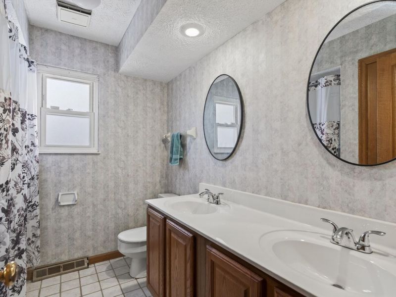 1755 Hillandale Avenue, Columbus, OH 43229 Photo 27