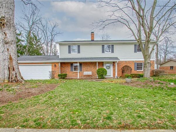 471 Roselake Drive, Centerville, OH 45458