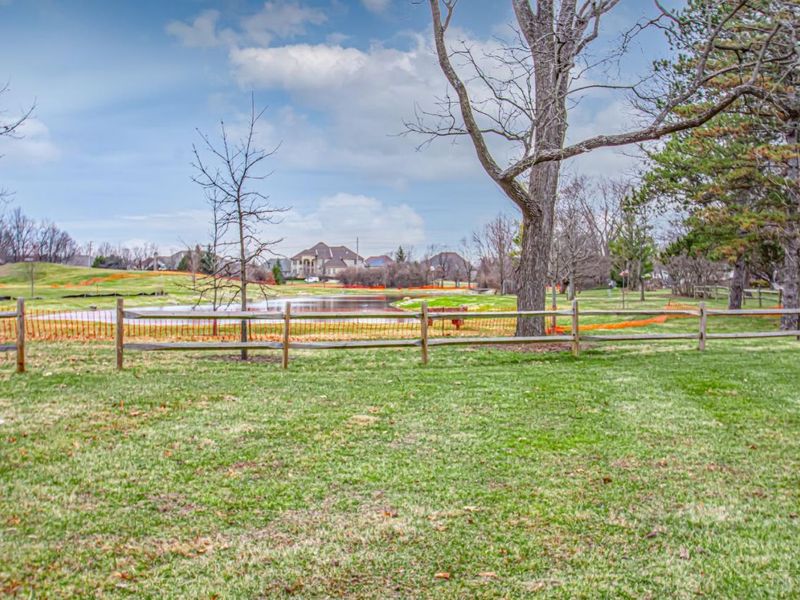 471 Roselake Drive, Centerville, OH 45458 Photo 3