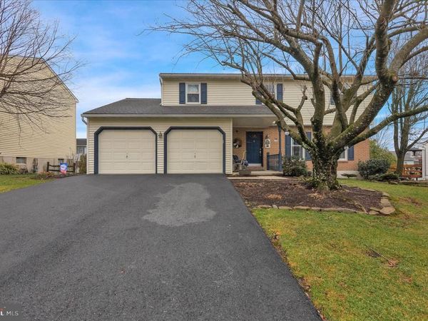 1860 S MOUNTAIN DRIVE , READING, PA 19608