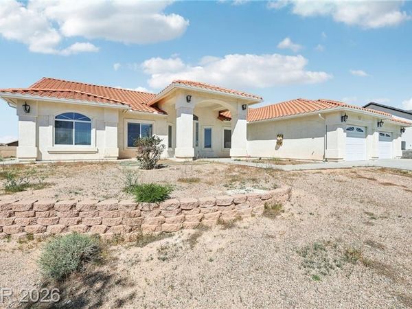 2180 Iroquois Avenue, Pahrump, NV 89048