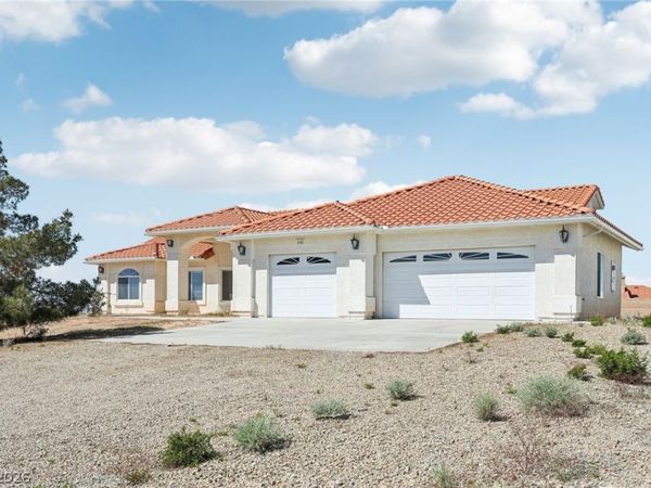 2180 Iroquois Avenue, Pahrump, NV 89048