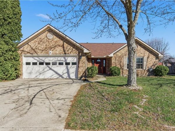 8858 Deer Hollow Drive, Huber Heights, OH 45424