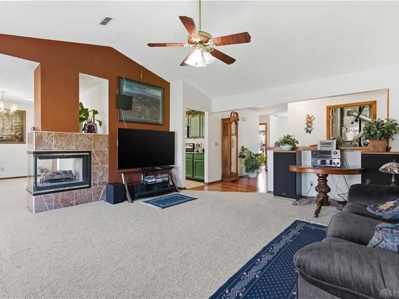 8858 Deer Hollow Drive, Huber Heights, OH 45424 Photo 12