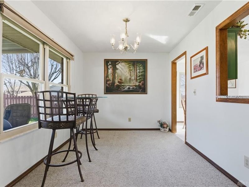 8858 Deer Hollow Drive, Huber Heights, OH 45424 Photo 14