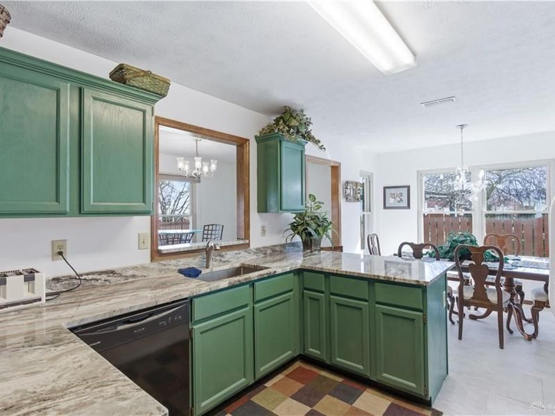 8858 Deer Hollow Drive, Huber Heights, OH 45424 Photo 19