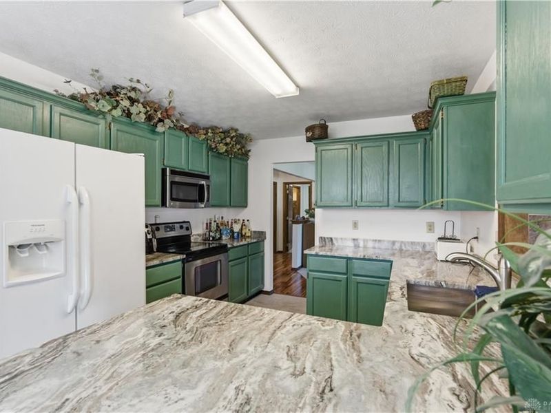 8858 Deer Hollow Drive, Huber Heights, OH 45424 Photo 20