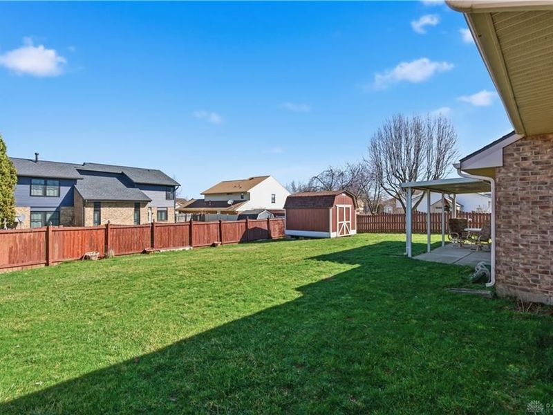 8858 Deer Hollow Drive, Huber Heights, OH 45424 Photo 5