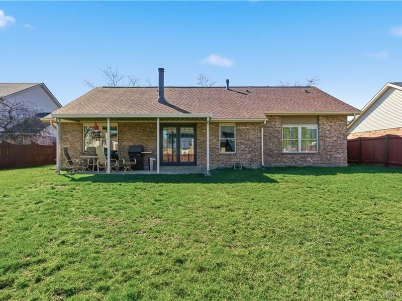 8858 Deer Hollow Drive, Huber Heights, OH 45424 Photo 6