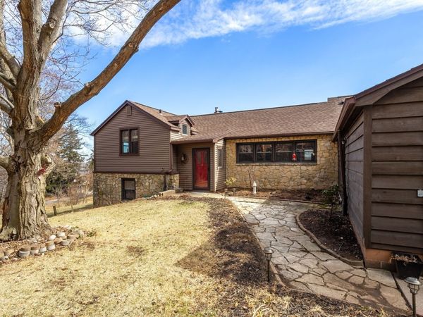 129 Bluff Boulevard , Princeton, IA 52768