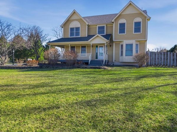 2N879 Howard Road, Maple Park, IL 60151