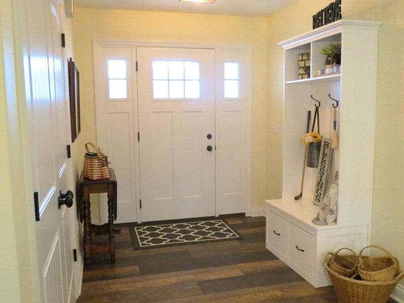 546 Loxley Lane, Troy, OH 45373 Photo 3