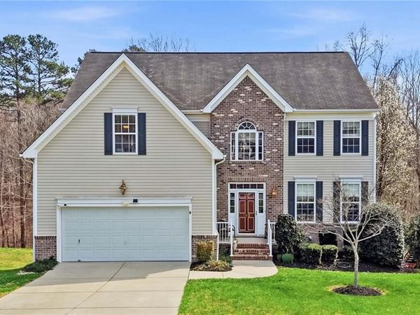 102 Jamestown Oaks Drive, Jamestown, NC 27282