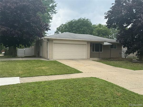 35523 Kelly Road, Clinton Twp, MI 48035