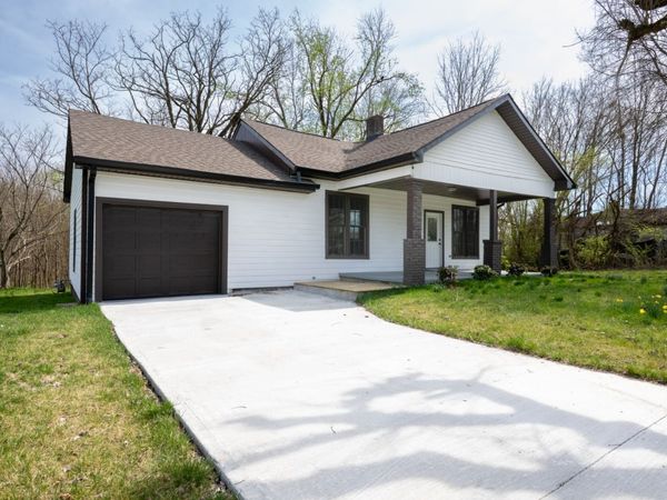 469 E Main St , Cookeville, TN 38506