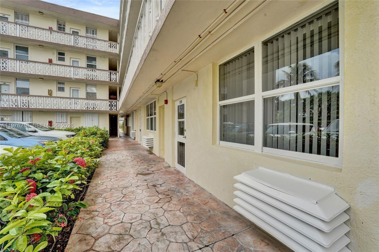 1936 S Ocean , Unit 20D, Hallandale Beach, FL 33009 Photo