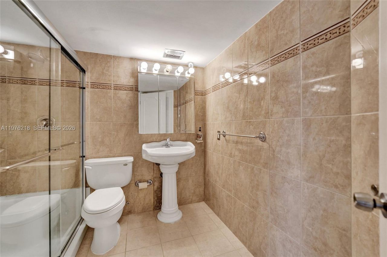 1936 S Ocean , Unit 20D, Hallandale Beach, FL 33009 Photo