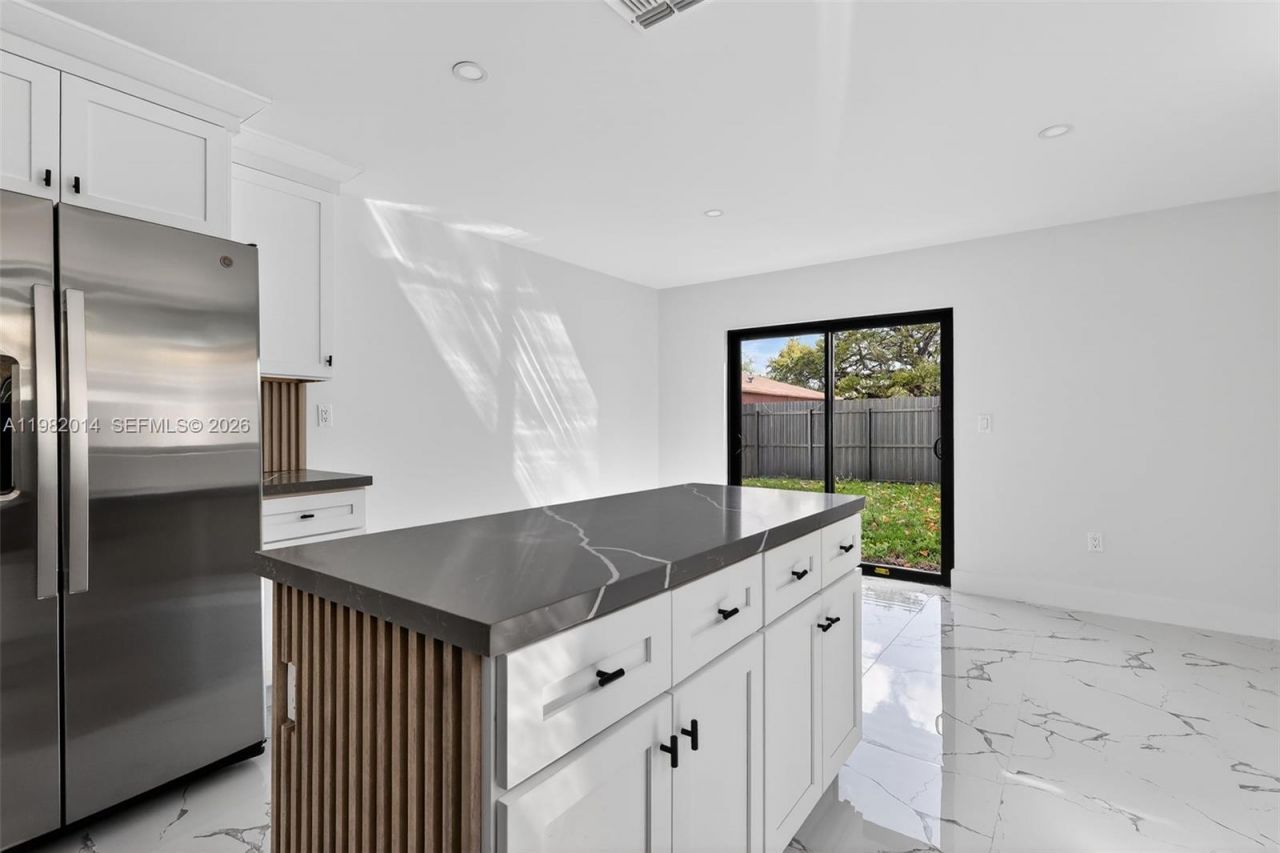 4311 NW 32nd Ave, Miami, FL 33142 Photo