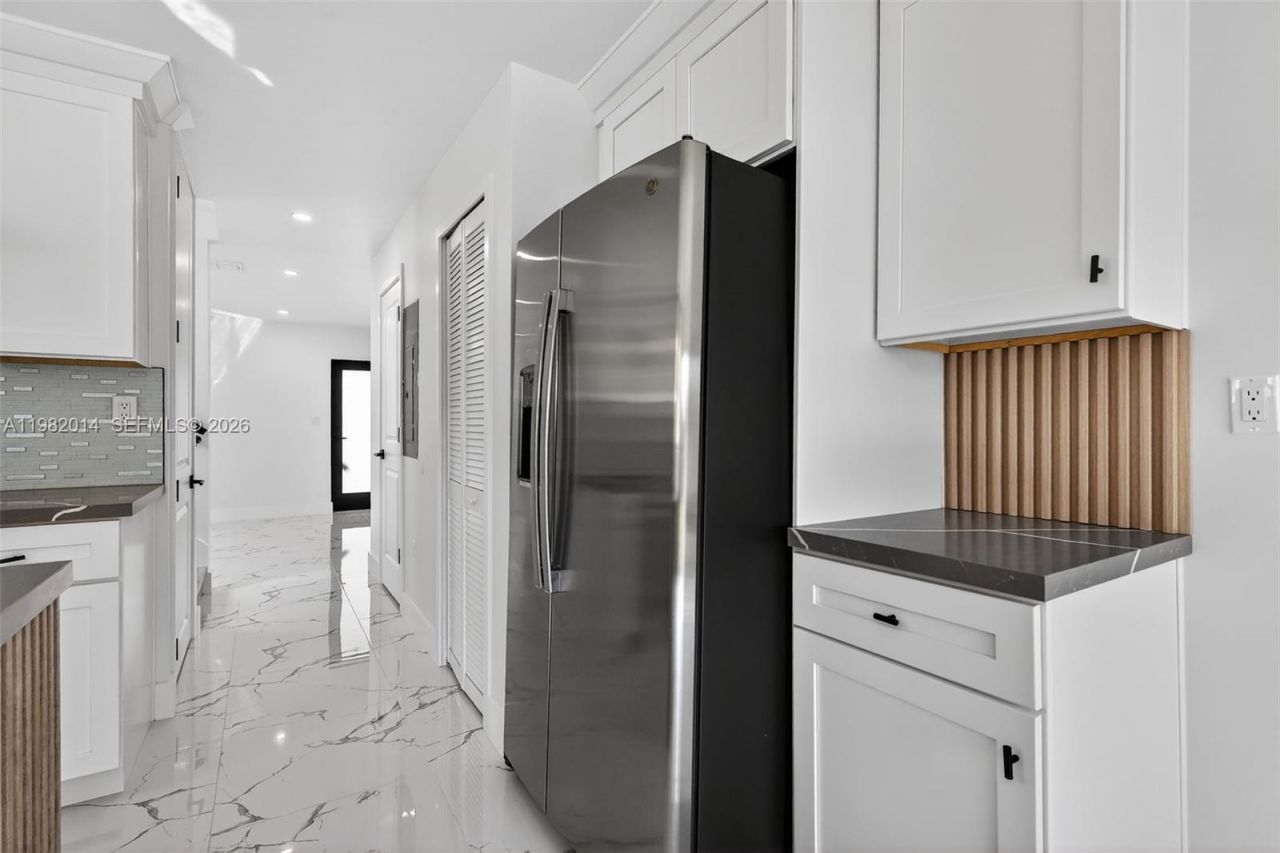 4311 NW 32nd Ave, Miami, FL 33142 Photo