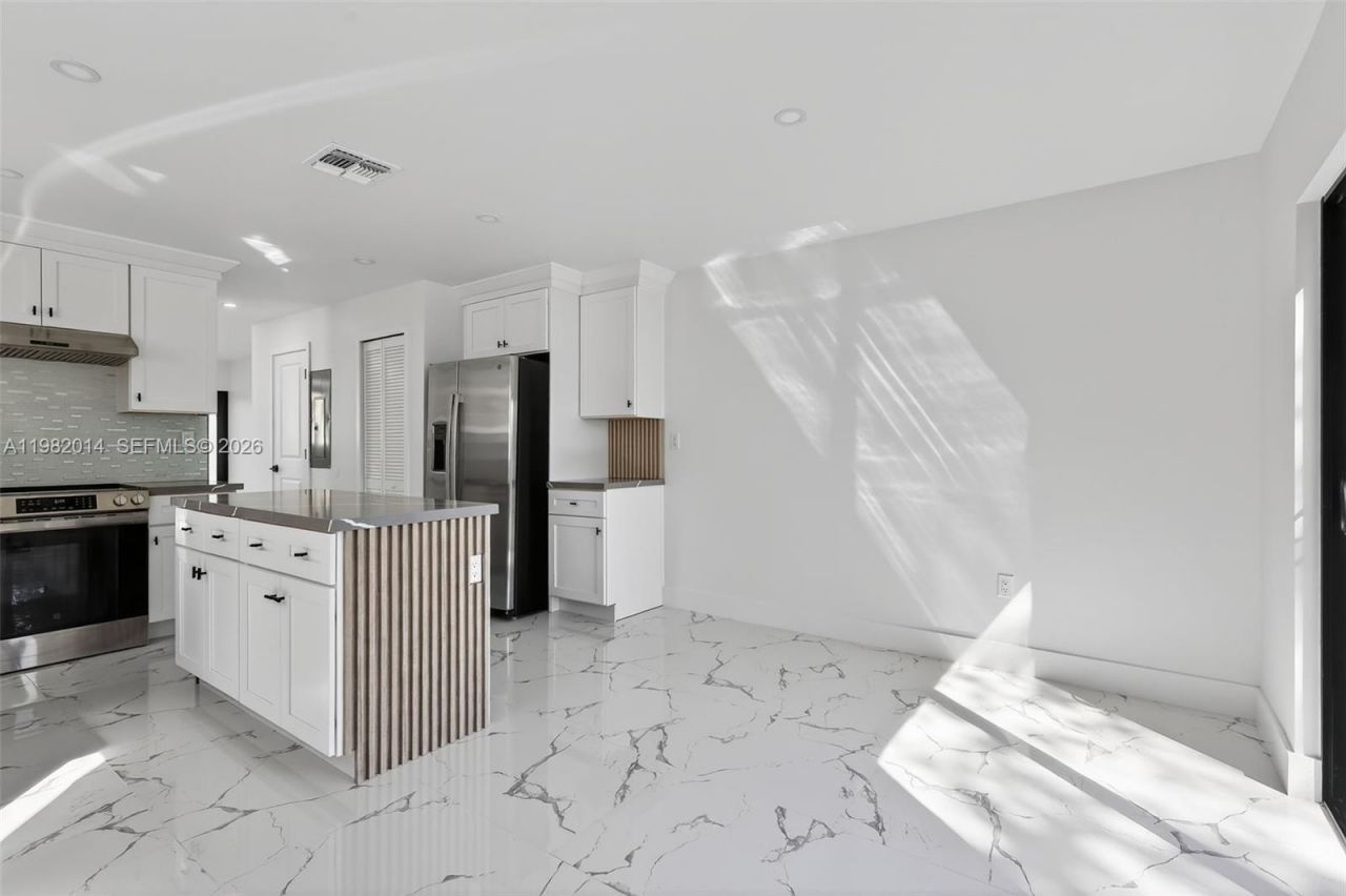 4311 NW 32nd Ave, Miami, FL 33142 Photo