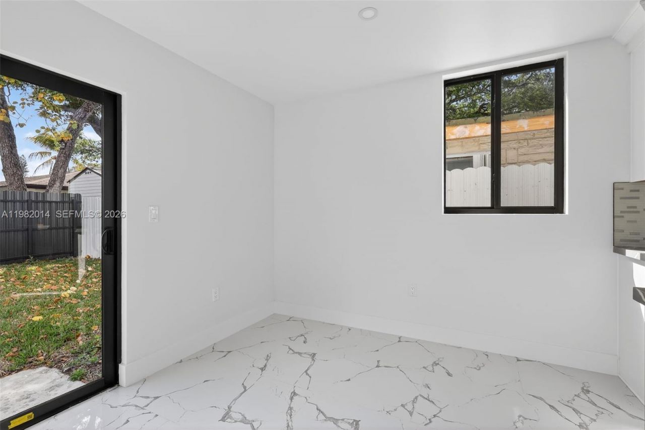 4311 NW 32nd Ave, Miami, FL 33142 Photo