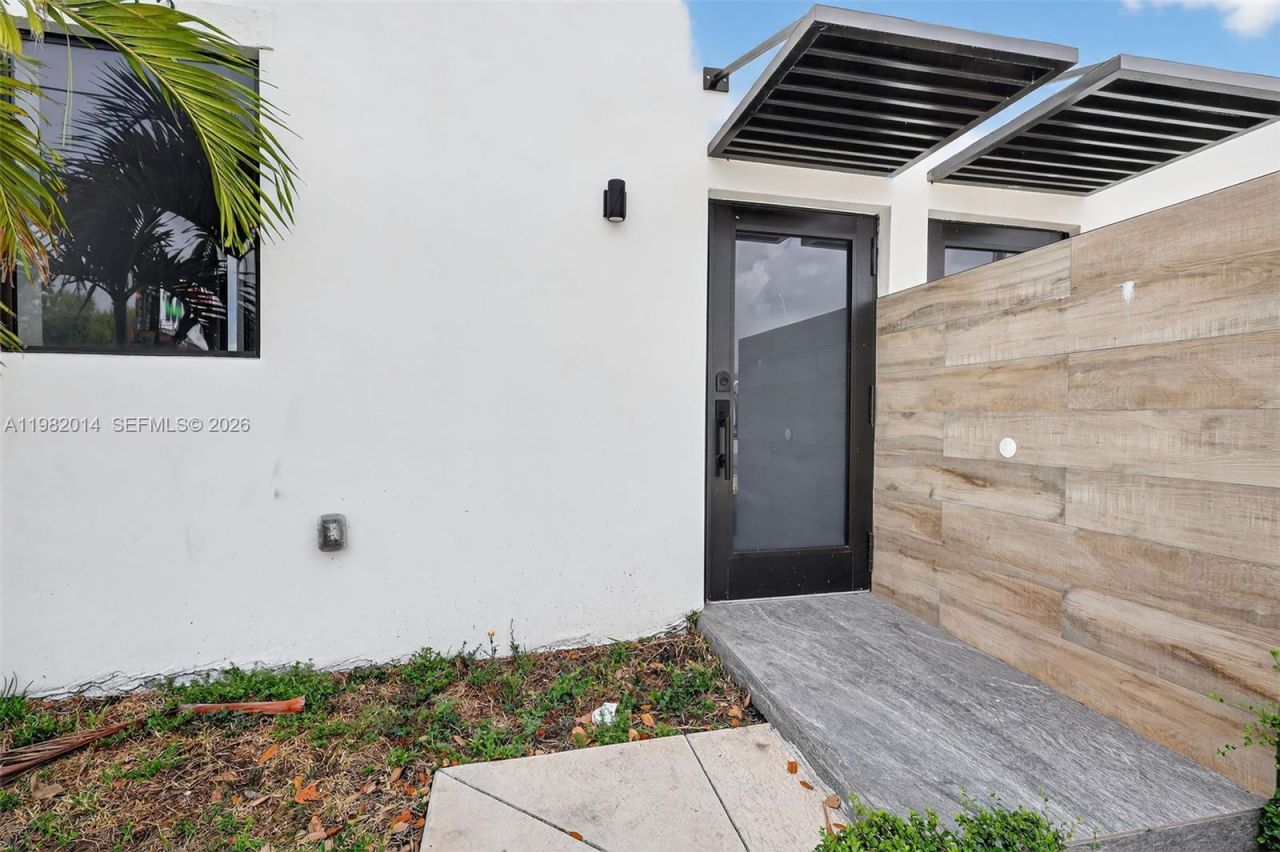 4311 NW 32nd Ave, Miami, FL 33142 Photo