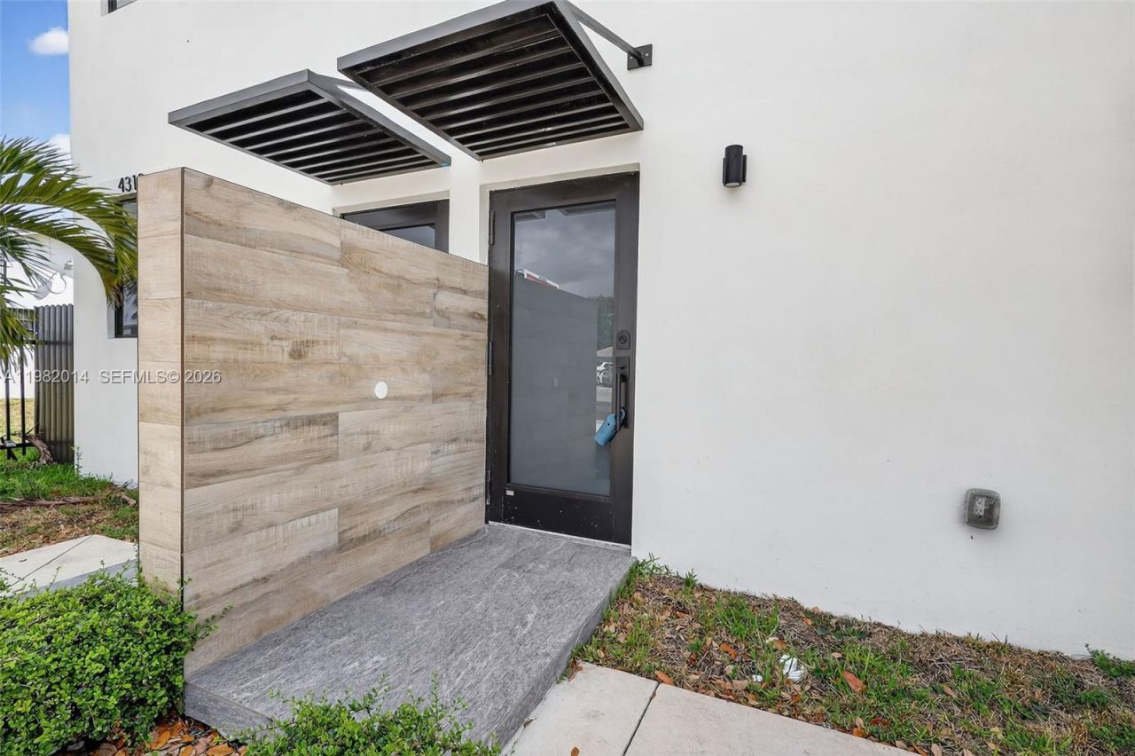 4311 NW 32nd Ave, Miami, FL 33142 Photo