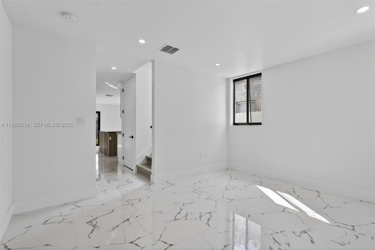 4311 NW 32nd Ave, Miami, FL 33142 Photo
