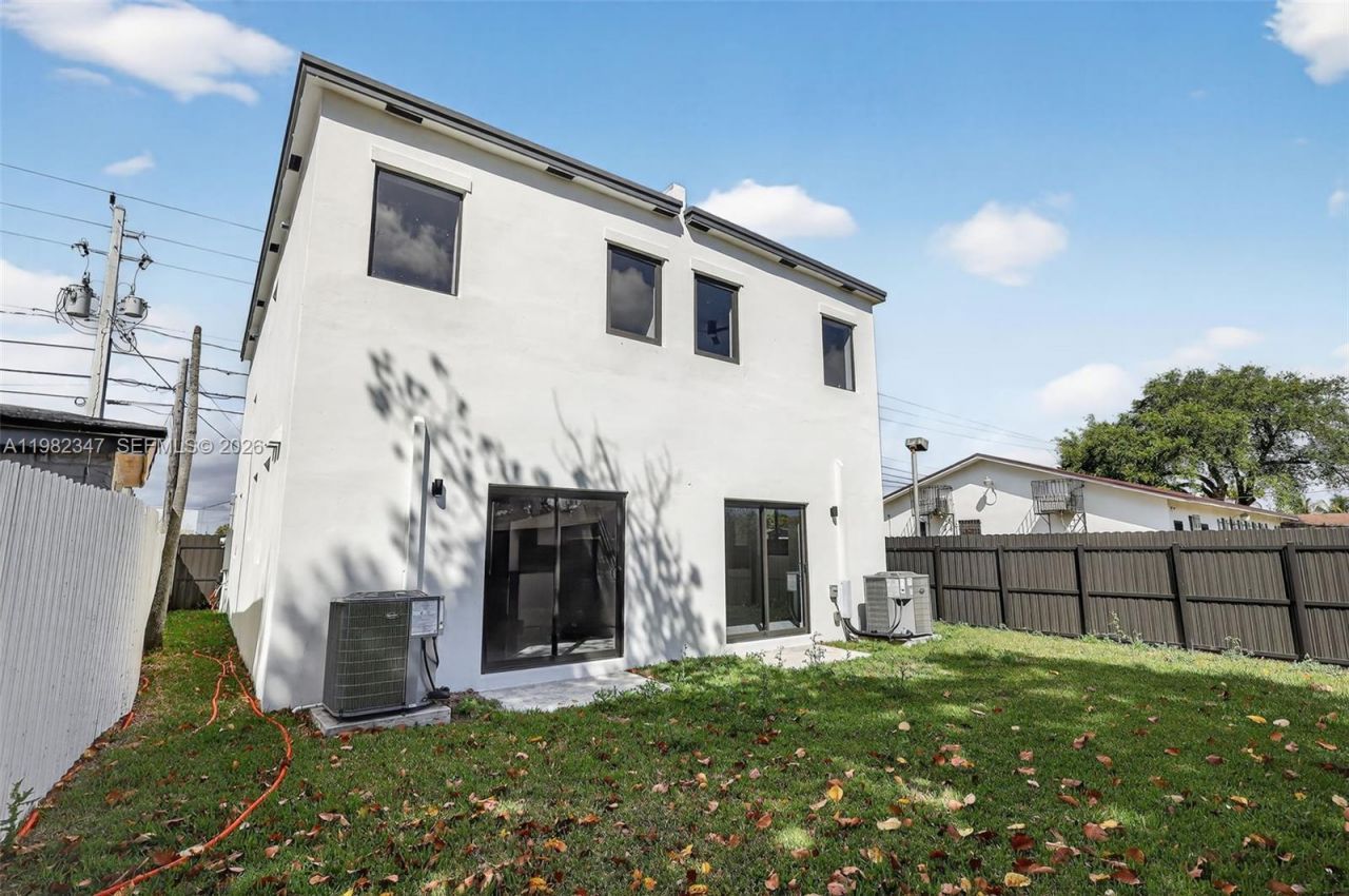 4313 NW 32nd Ave , Unit 4313, Miami, FL 33142 Photo