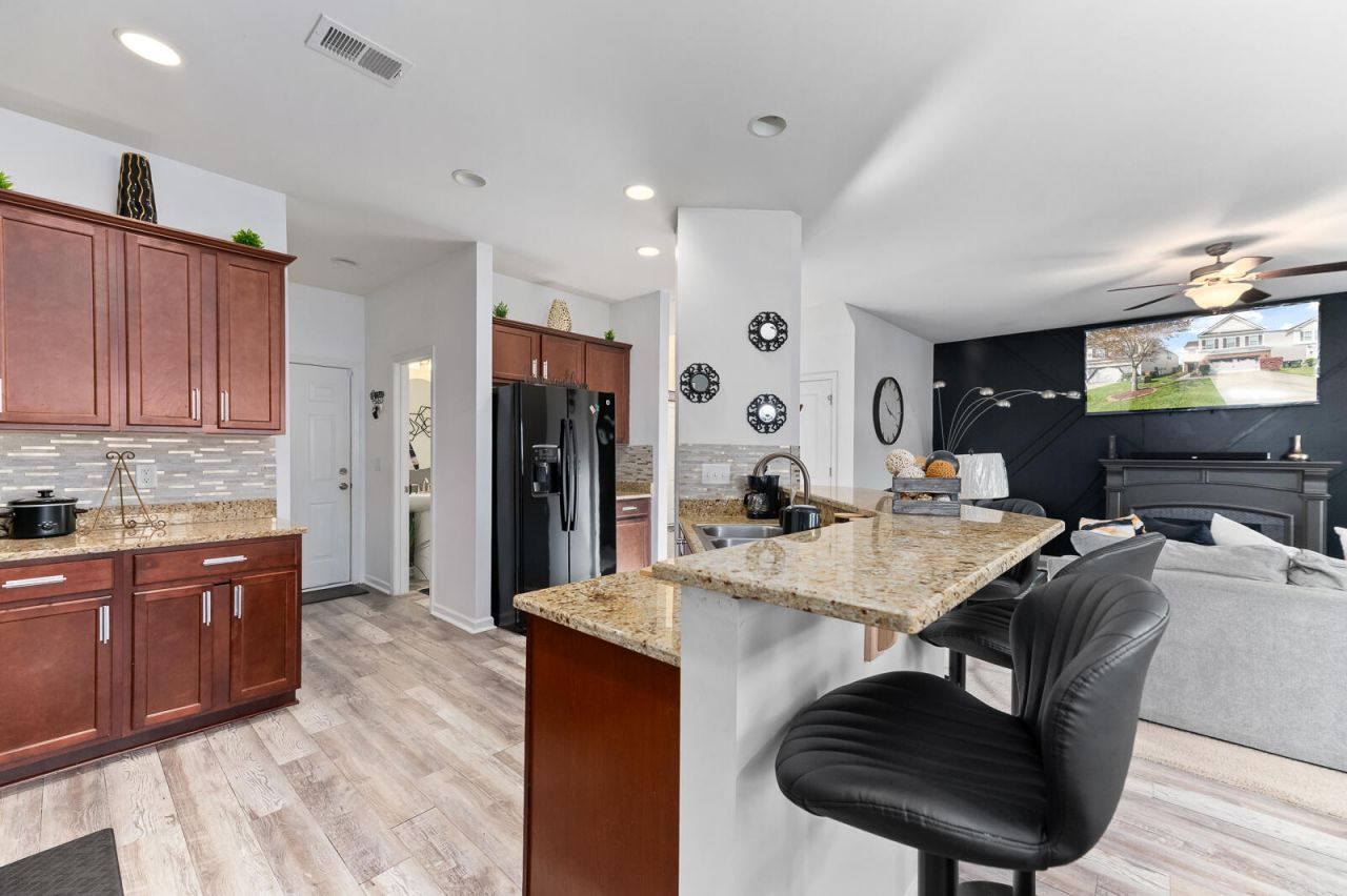 228 Swamp Creek Lane Photo 5