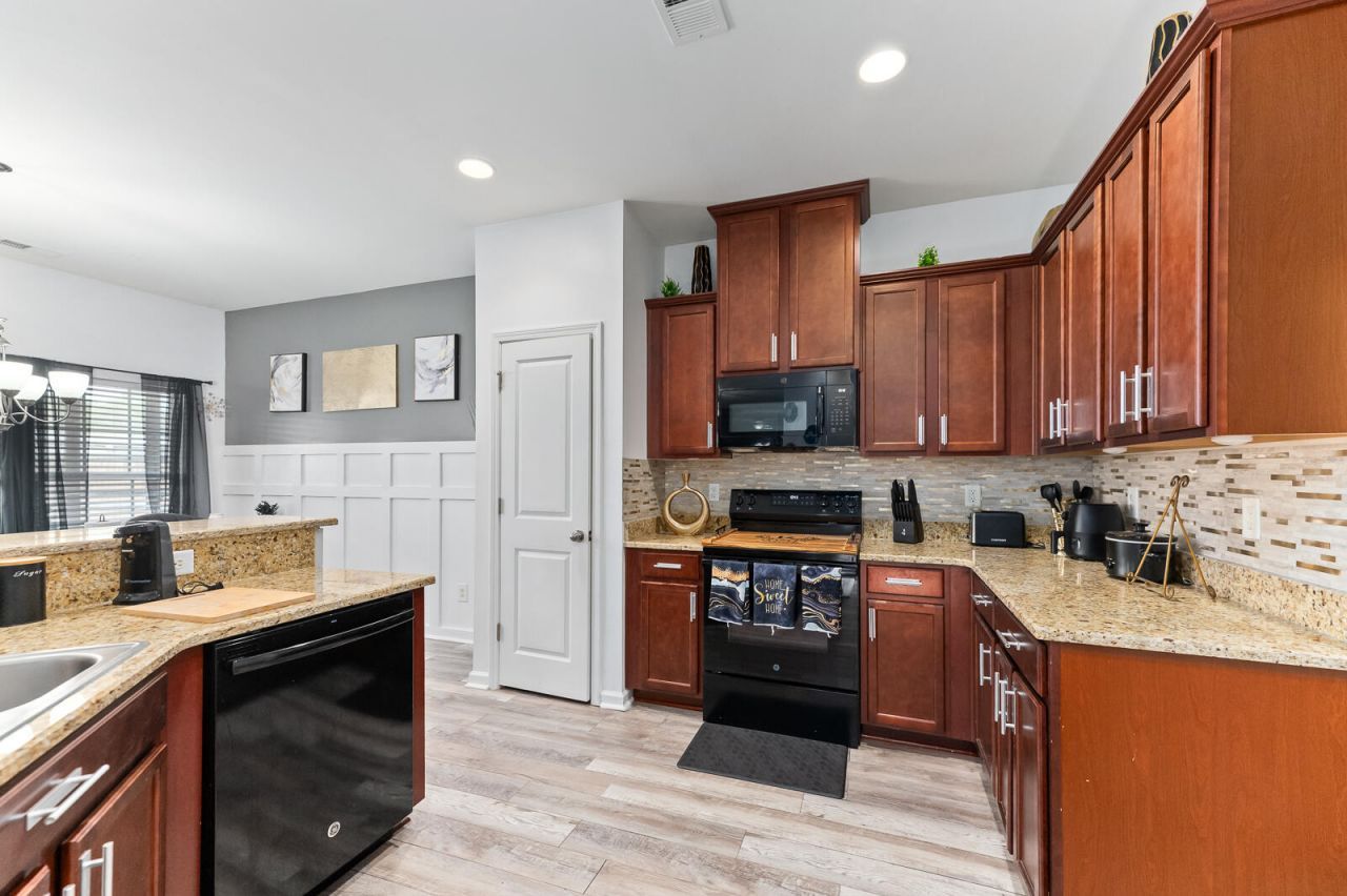 228 Swamp Creek Lane Photo 6