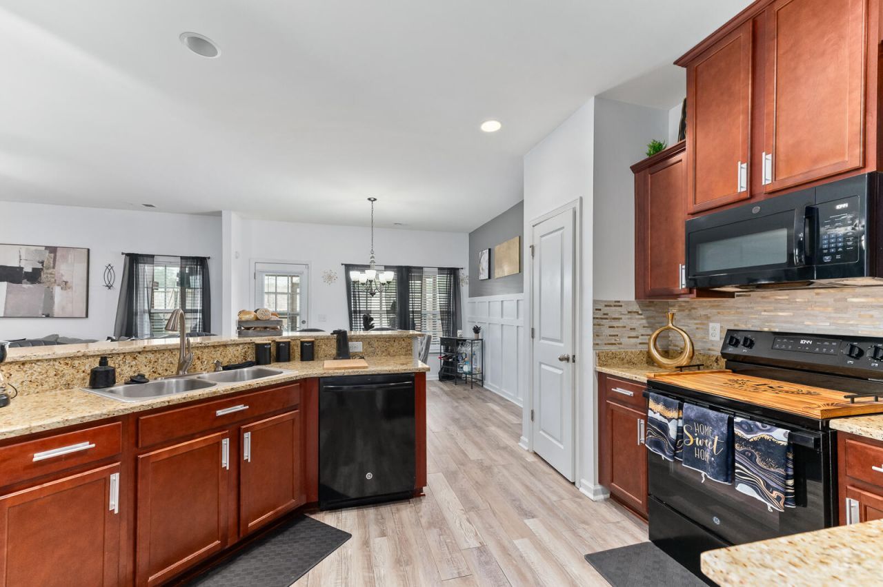 228 Swamp Creek Lane Photo 8