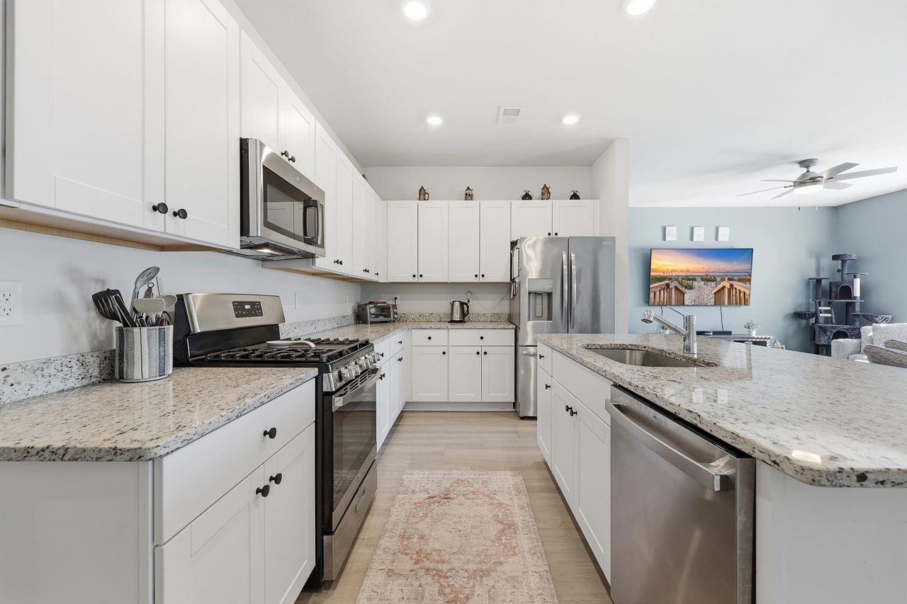 150 Fox Rae Dr. Photo 6