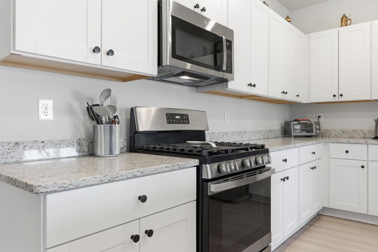 150 Fox Rae Dr. Photo 7