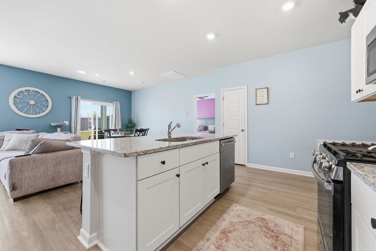 150 Fox Rae Dr. Photo 8