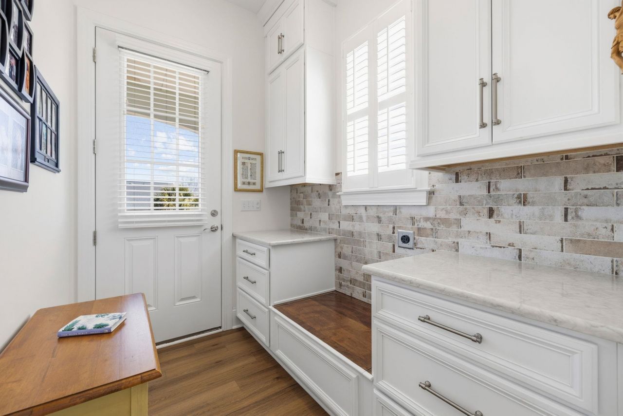 2001 Summer Rose Ln.  Photo 17