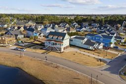 2001 Summer Rose Ln.  photo 4