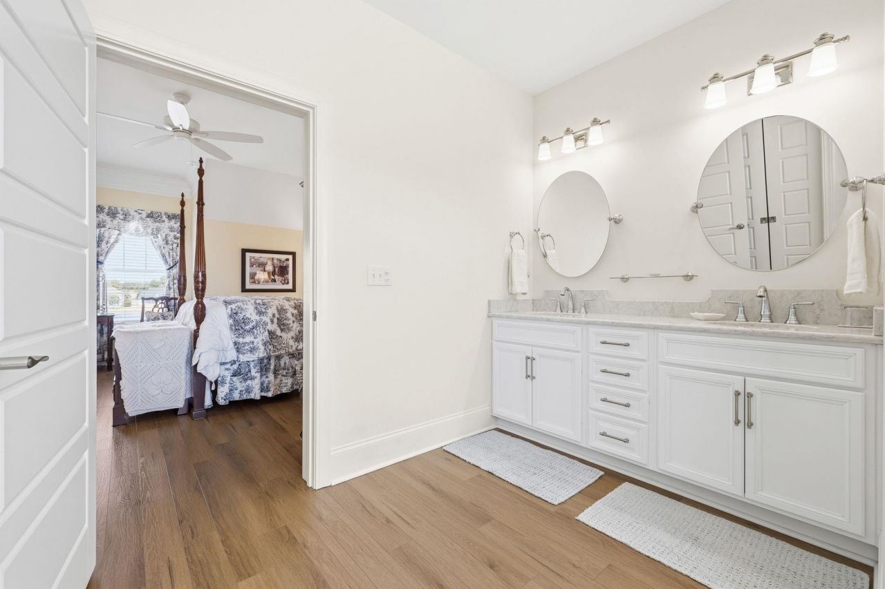 2001 Summer Rose Ln.  Photo 31