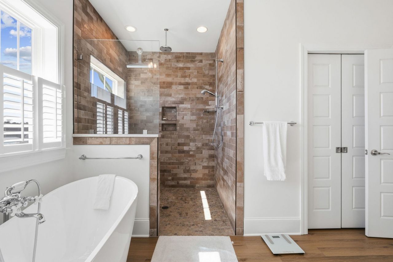 2001 Summer Rose Ln.  Photo 36