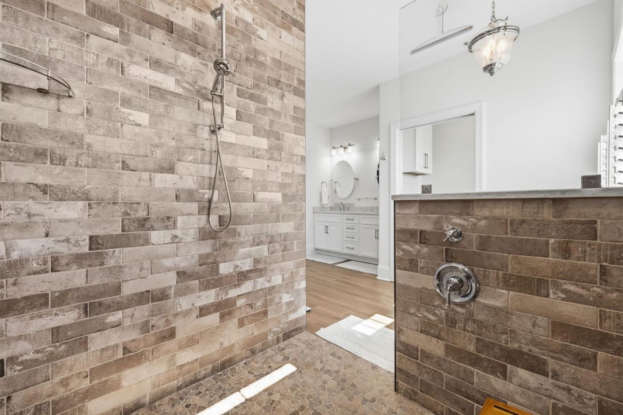 2001 Summer Rose Ln.  Photo 38