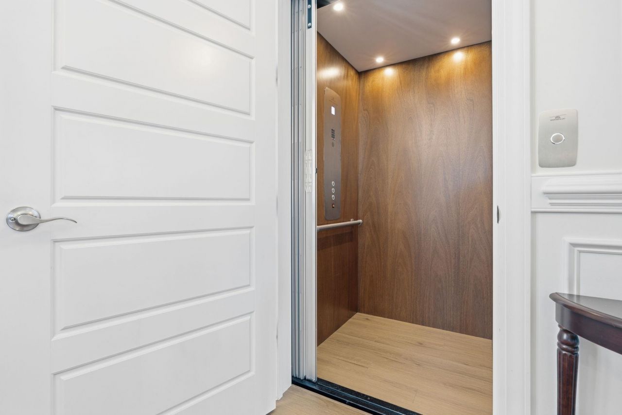 2001 Summer Rose Ln.  Photo 51