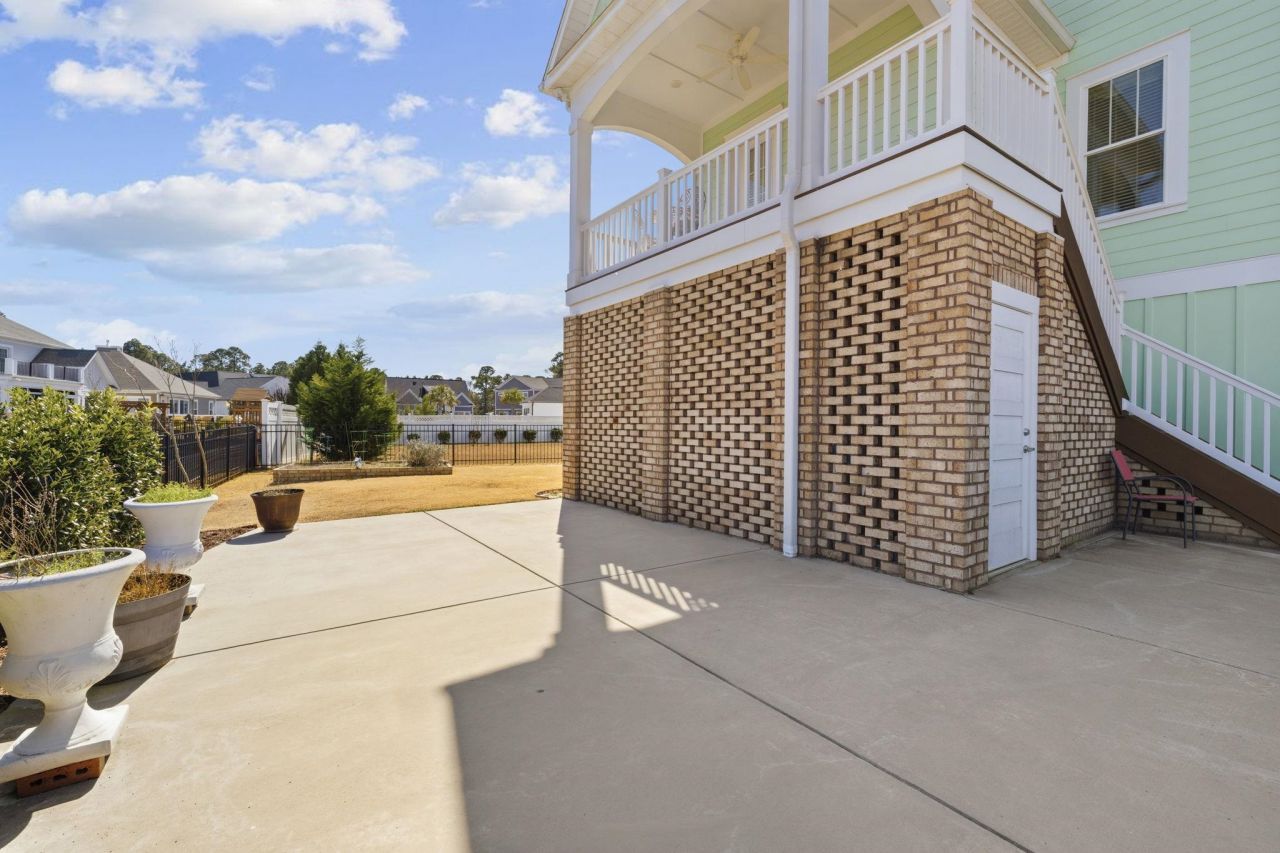 2001 Summer Rose Ln.  Photo 65