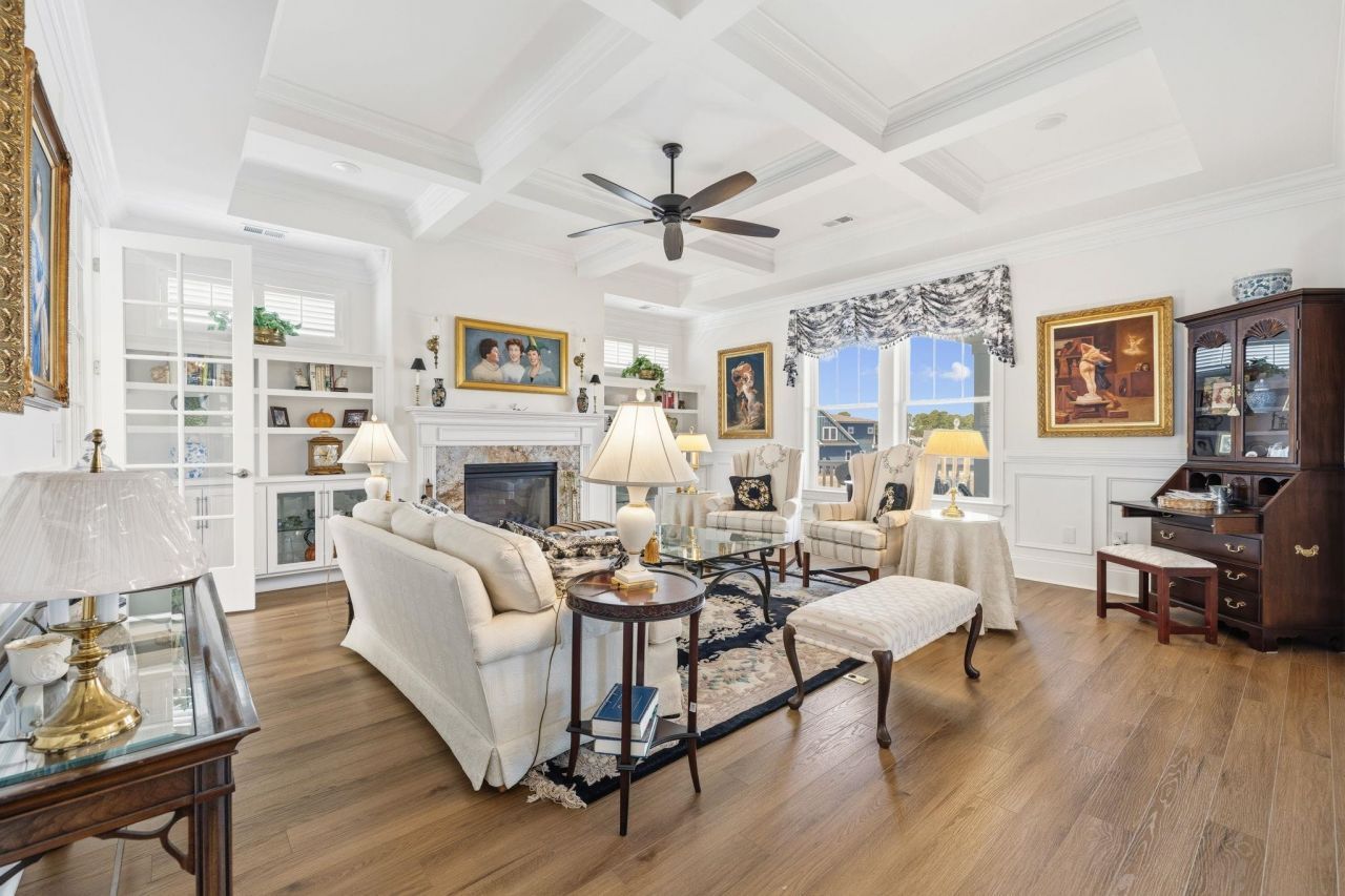 2001 Summer Rose Ln.  Photo 8