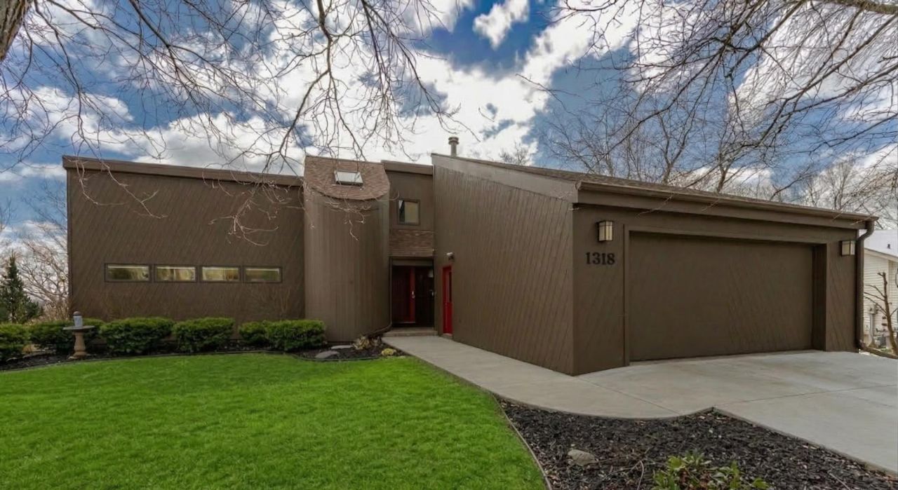 1318 21st Avenue Ne, Rochester, MN 55906 Main Photo