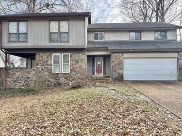 8723 N CARROLLWOOD CV N, Memphis, TN 38016
