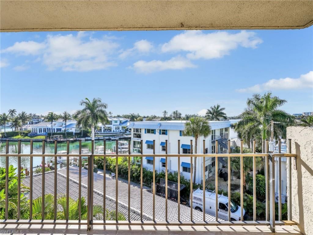 2150 Gulf Shore Blvd N, Unit 407, Naples, FL 34102 Photo