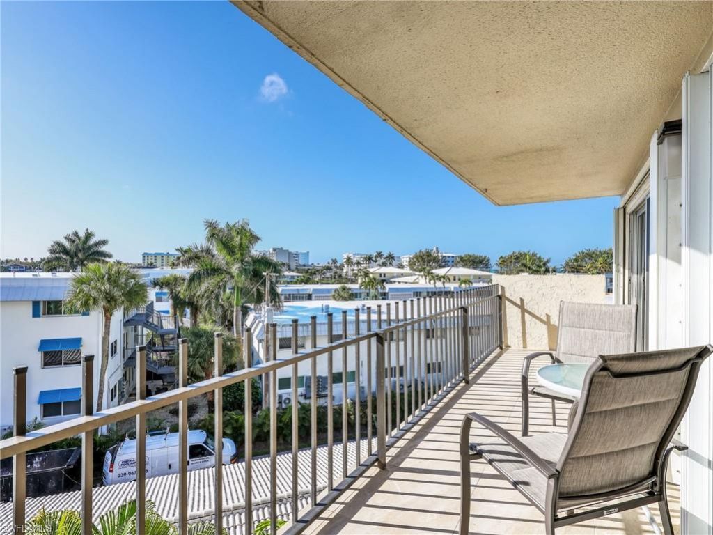 2150 Gulf Shore Blvd N, Unit 407, Naples, FL 34102 Photo