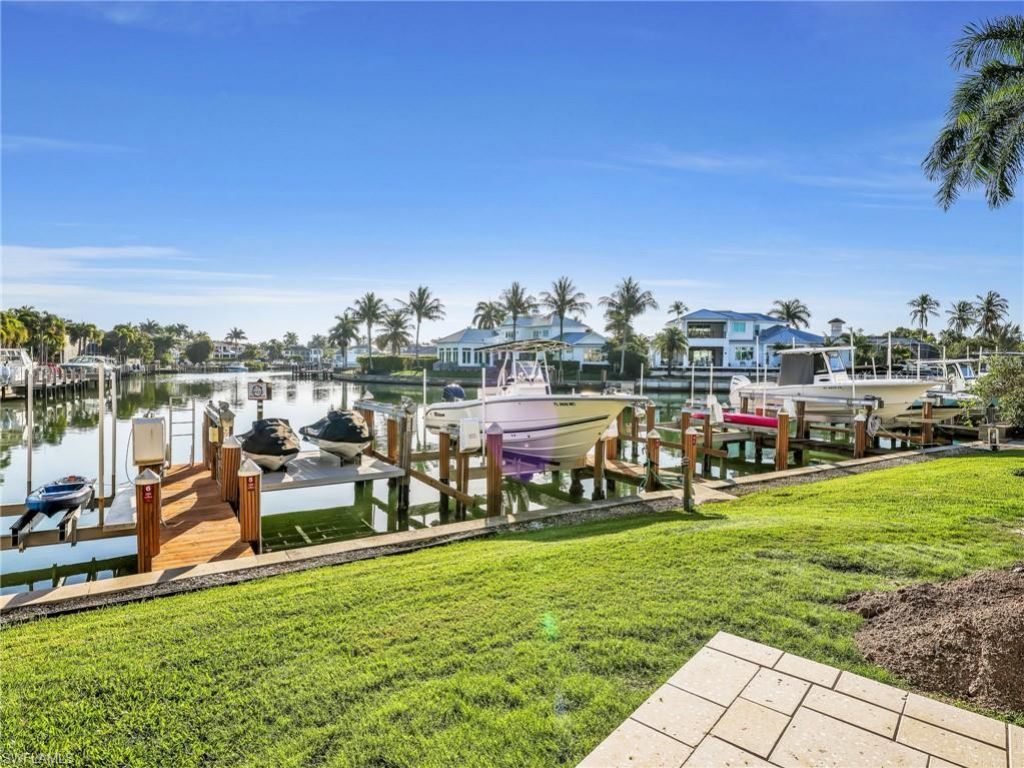 2150 Gulf Shore Blvd N, Unit 407, Naples, FL 34102 Photo