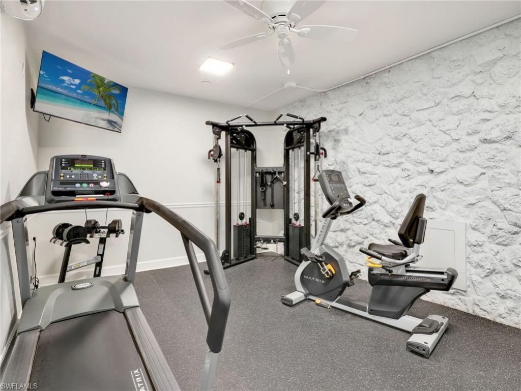 2150 Gulf Shore Blvd N, Unit 407, Naples, FL 34102 Photo